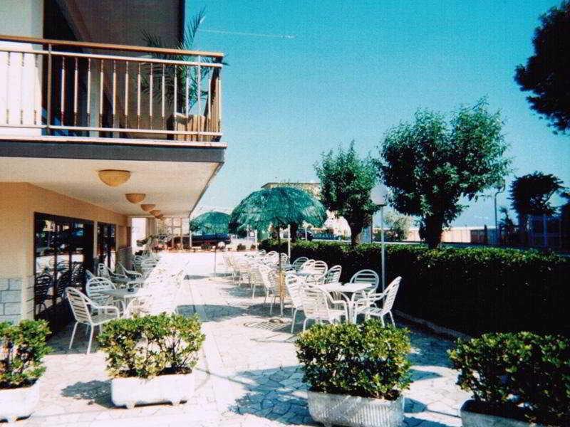 Hotel Alcazar Rimini Exterior foto